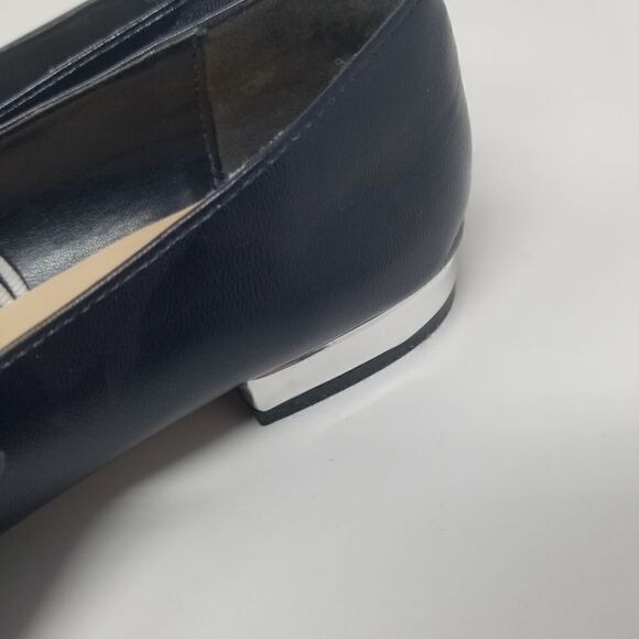 Annette Studio by Nanette Lepore. Cute flats with silver studded bow. - Picture 2 of 15